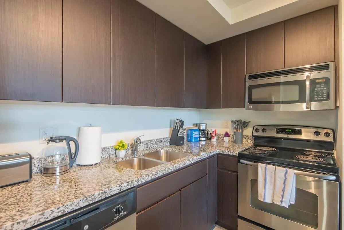 Apartment Alluring 2Bd - Dt - Gym, Pool, Parking - Sleeps 8 Phoenix United States